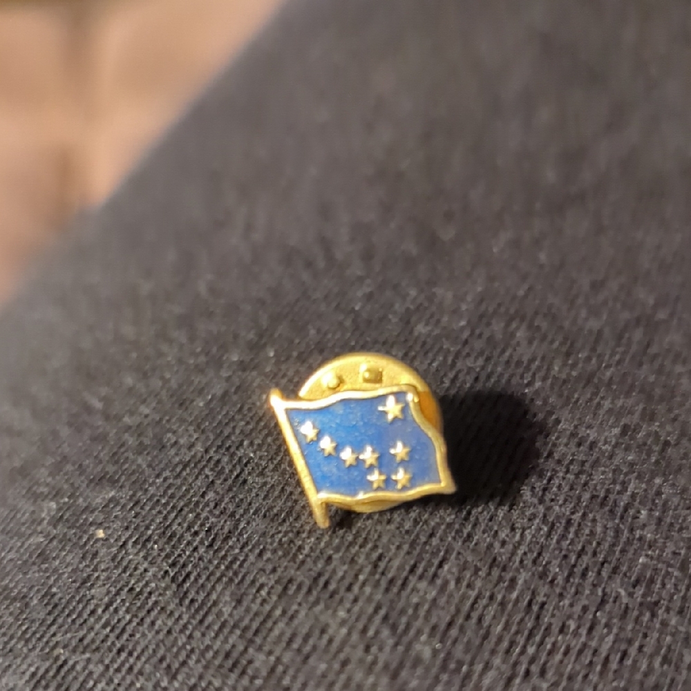 Alaska State Flag Lapel Pin
